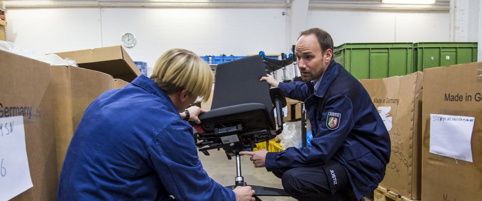 Einblick in die Stuhproduktion